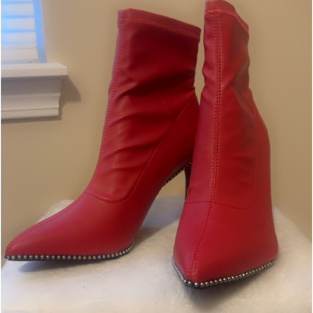 Bar III Red size 8.5 ankle booties
